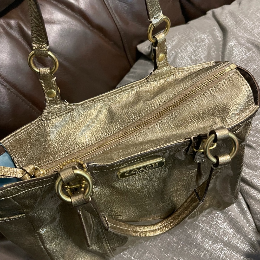 Gold Coach purse - Picture 8 of 10